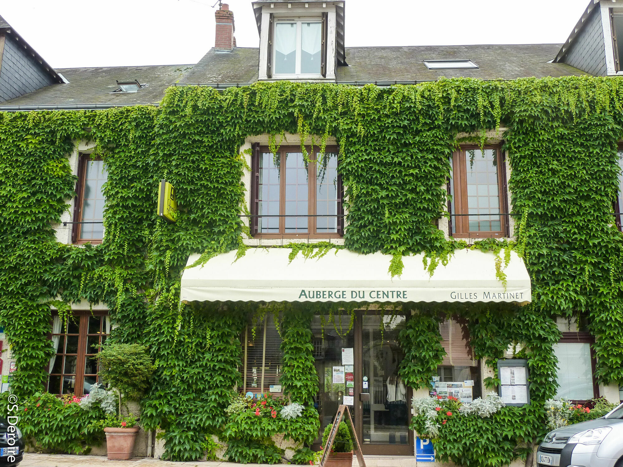 Logis Auberge Du Centre Chitenay Exterior foto